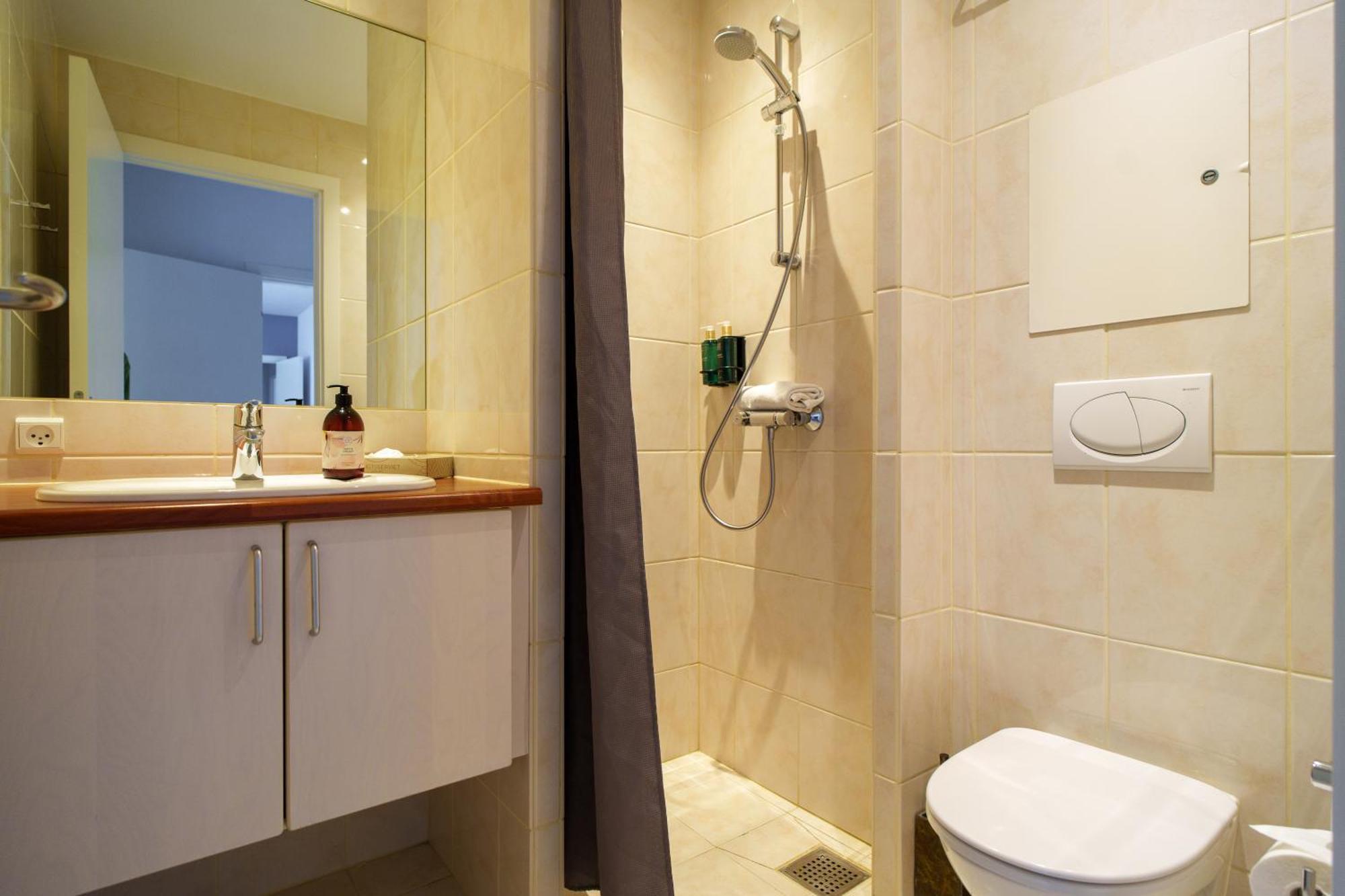 Spacious & Comfortable Near Tivoli & Metro * København